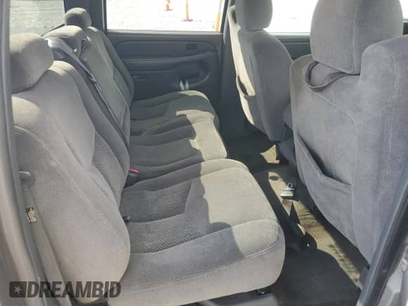 2006 Chevrolet Silverado 1500 LS с VIN 2GCEC13VX61232418, выставлен на аукционе Copart как лот 81863855 с пробегом 224 450 миль миль и Списание • Salvage title. История ставок и продаж доступна на DreamBid. Изображение 10.