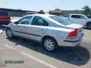 2001 Volvo S60 с VIN YV1RS61N812008524, выставлен на аукционе IAAI как лот 42571008 с пробегом 208 923 миль миль и . История ставок и продаж доступна на DreamBid. Изображение 3.