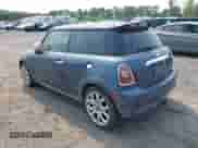 2010 MINI Hardtop S z VIN WMWMF7C54ATZ74321, wystawiony jako IAAI lot #42409281 z przebiegiem 193 547 mil mil oraz . Historia ofert i sprzedaży dostępna na DreamBid. Obrazek 3.