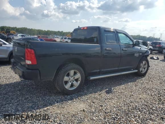 2019 Ram 1500 Tradesman z VIN 1C6RR6FT9KS572524, wystawiony jako Copart lot #69806215 z przebiegiem 132 195 mil mil oraz Szkoda całkowita • Salvage title. Historia ofert i sprzedaży dostępna na DreamBid. Obrazek 3.
