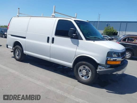 2020 Chevrolet Express Cargo with VIN 1GCWGAFP3L1273819, listed as a IAAI auction lot 42299806 with 88,391 mi miles and . Bid and sale history available at DreamBid. Image 1.