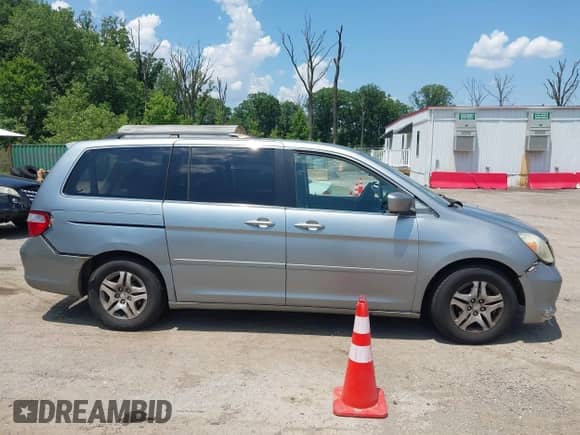 2006 Honda Odyssey EX z VIN 5FNRL38436B037450, wystawiony jako IAAI lot #42658960 z przebiegiem 228 553 mil mil oraz . Historia ofert i sprzedaży dostępna na DreamBid. Obrazek 13.