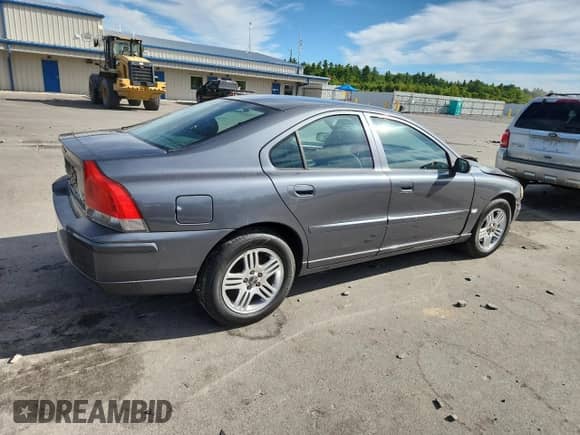 2005 Volvo S60 с VIN YV1RH592052449069, выставлен на аукционе Copart как лот 70579135 с пробегом 166 828 миль миль и Списание • Salvage title. История ставок и продаж доступна на DreamBid. Изображение 3.