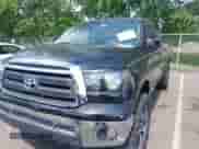 2012 Toyota Tundra z VIN 5TFRY5F10CX117652, wystawiony jako IAAI lot #42617080 z przebiegiem 233 560 mil mil oraz . Historia ofert i sprzedaży dostępna na DreamBid. Obrazek 6.
