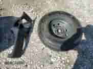 2002 Jeep Wrangler X z VIN 1J4FA39S92P729342, wystawiony jako Copart lot #56130275 z przebiegiem 132 566 mil mil oraz Szkoda całkowita • Salvage title. Historia ofert i sprzedaży dostępna na DreamBid. Obrazek 13.