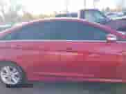 2014 Hyundai Sonata GLS z VIN 5NPEB4AC2EH825306, wystawiony jako IAAI lot #43479121 z przebiegiem 103 138 mil mil oraz . Historia ofert i sprzedaży dostępna na DreamBid. Obrazek 13.