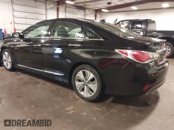 2015 Hyundai Sonata Limited с VIN KMHEC4A40FA122071, выставлен на аукционе IAAI как лот 42569040 с пробегом 135 081 миль миль и . История ставок и продаж доступна на DreamBid. Изображение 3.