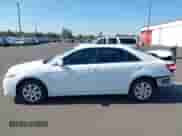 2011 Toyota Camry LE z VIN 4T4BF3EK7BR122855, wystawiony jako IAAI lot #43300420 z przebiegiem 84 583 mil mil oraz . Historia ofert i sprzedaży dostępna na DreamBid. Obrazek 15.