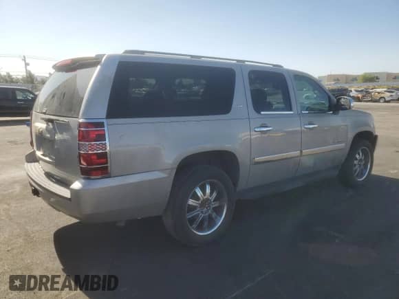 2007 Chevrolet Suburban LS с VIN 1GNFC16007J321532, выставлен на аукционе Copart как лот 61282355 с пробегом 237 313 миль миль и Чистый • Clean title. История ставок и продаж доступна на DreamBid. Изображение 3.