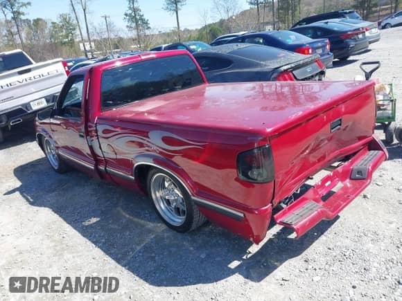 1997 Chevrolet S-10 LS с VIN 1GCCS1446V8178692, выставлен на аукционе IAAI как лот 41870912 с пробегом 177 846 миль миль и . История ставок и продаж доступна на DreamBid. Изображение 3.