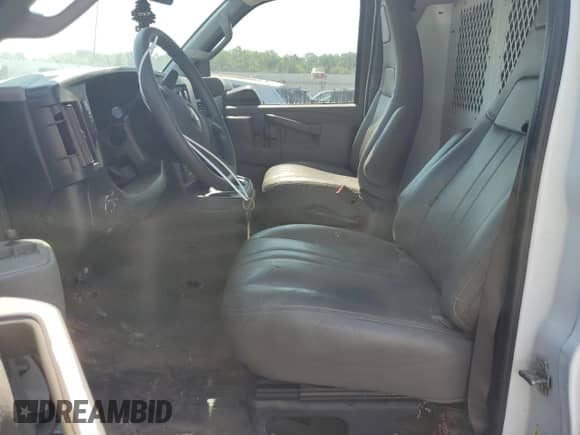 2020 Chevrolet Express Cargo с VIN 1GCWGAFP6L1139340, выставлен на аукционе Copart как лот 67928865 с пробегом 110 714 миль миль и Списание • Salvage title. История ставок и продаж доступна на DreamBid. Изображение 7.