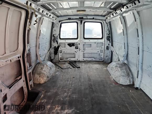 2011 Chevrolet Express Cargo with VIN 1GCWGFFA2B1139309, listed as a Copart auction lot 82485415 with 323,902 mi miles and Salvage title. Bid and sale history available at DreamBid. Image 10.