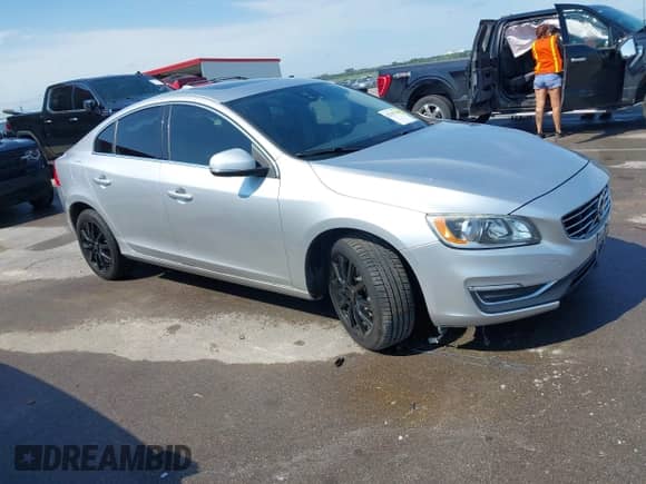 2016 Volvo S60 T5 Premier с VIN YV1612TKXG2401242, выставлен на аукционе IAAI как лот 42759766 с пробегом 98 822 миль миль и . История ставок и продаж доступна на DreamBid. Изображение 1.