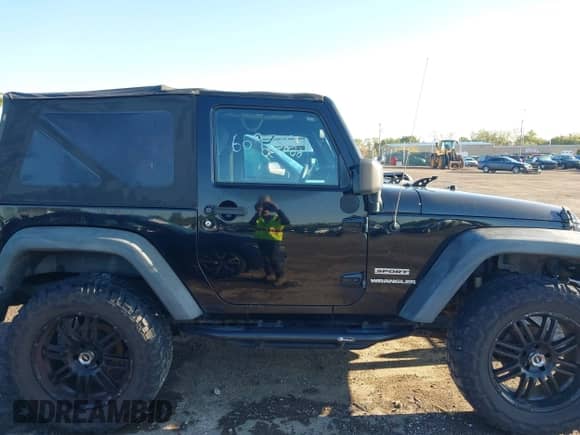 2011 Jeep Wrangler Sport с VIN 1J4AA2D17BL609730, выставлен на аукционе IAAI как лот 43385977 с пробегом 110 288 миль миль и . История ставок и продаж доступна на DreamBid. Изображение 13.