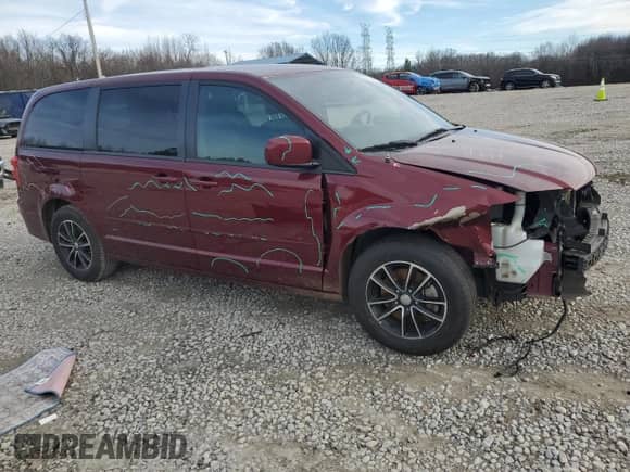 2017 Dodge Grand Caravan SE with VIN 2C4RDGBGXHR678738, listed as a Copart auction lot 44819485 with 100,940 mi miles and Salvage title. Bid and sale history available at DreamBid. Image 4.