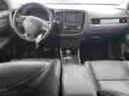 2020 Mitsubishi Outlander ES с VIN JA4AZ3A37LZ020941, выставлен на аукционе Copart как лот 71889465 с пробегом 92 420 миль миль и Списание • Salvage title. История ставок и продаж доступна на DreamBid. Изображение 8.