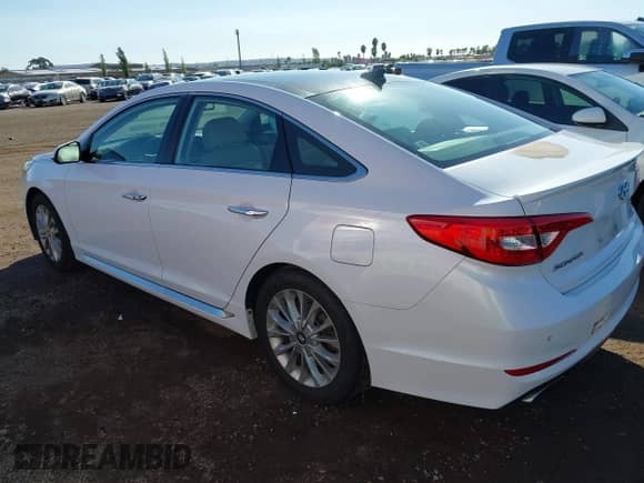 2015 Hyundai Sonata Sport z VIN 5NPE34AF4FH153984, wystawiony jako IAAI lot #43444521 z przebiegiem 124 295 mil mil oraz . Historia ofert i sprzedaży dostępna na DreamBid. Obrazek 3.