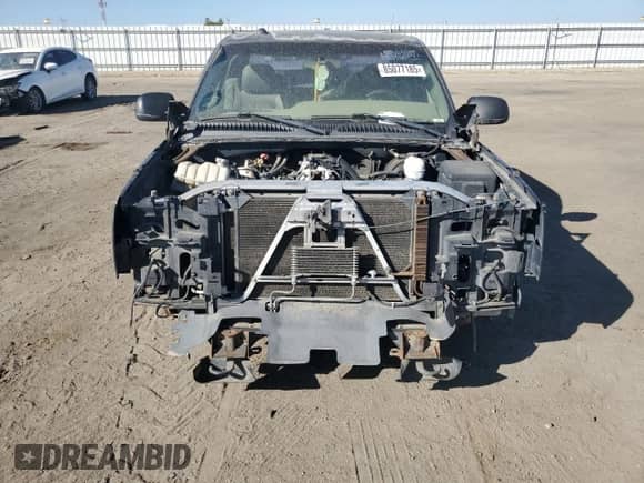 2005 Chevrolet Silverado 1500 LS with VIN 2GCEC19T051323203, listed as a Copart auction lot 85077185 with Not provided miles and Clean title. Bid and sale history available at DreamBid. Image 5.