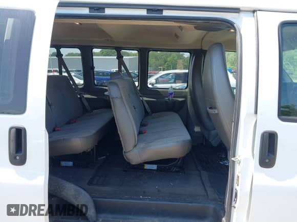 2015 Chevrolet Express Passenger LT с VIN 1GAZG1FG0F1152286, выставлен на аукционе IAAI как лот 42963764 с пробегом 30 155 миль миль и . История ставок и продаж доступна на DreamBid. Изображение 8.