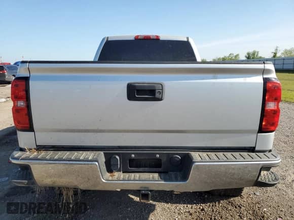 2016 Chevrolet Silverado 1500 LT with VIN 1GCUKREC6GF127877, listed as a Copart auction lot 50462795 with 110,082 mi miles and Salvage title. Bid and sale history available at DreamBid. Image 6.
