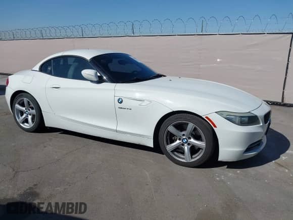 2009 BMW Z4 sDrive30i с VIN WBALM53549E161311, выставлен на аукционе IAAI как лот 41985897 с пробегом 112 997 миль миль и . История ставок и продаж доступна на DreamBid. Изображение 13.