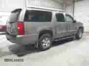 2011 Chevrolet Suburban LS z VIN 1GNSKHE32BR285696, wystawiony jako IAAI lot #42836337 z przebiegiem 146 763 mil mil oraz . Historia ofert i sprzedaży dostępna na DreamBid. Obrazek 4.