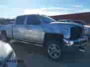 2017 Chevrolet Silverado 2500HD Work Truck z VIN 1GC1KUEG5HF122776, wystawiony jako IAAI lot #41386927 z przebiegiem 55 682 mil mil oraz . Historia ofert i sprzedaży dostępna na DreamBid. Obrazek 13.