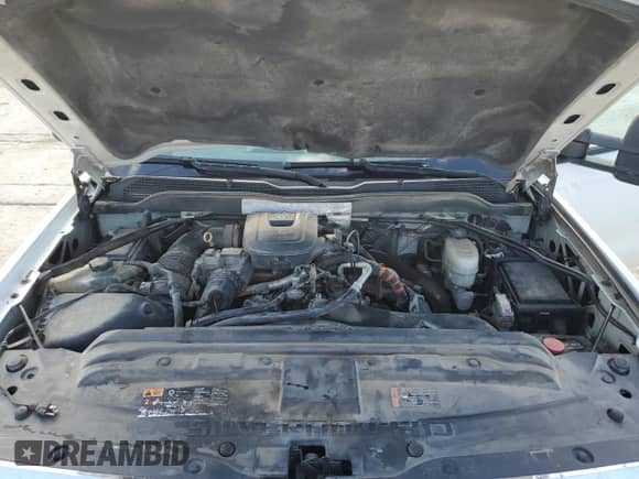 2015 Chevrolet Silverado 2500HD Work Truck с VIN 1GC1KUE87FF176215, выставлен на аукционе Copart как лот 61636645 с пробегом 308 266 миль миль и Списание • Salvage title. История ставок и продаж доступна на DreamBid. Изображение 11.