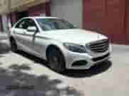 2015 Mercedes-Benz C 300 Luxury z VIN 55SWF4KB4FU027077, wystawiony jako Copart lot #64247985 z przebiegiem 107 643 mil mil oraz Czysty tytuł • Clean title. Historia ofert i sprzedaży dostępna na DreamBid. Obrazek 1.
