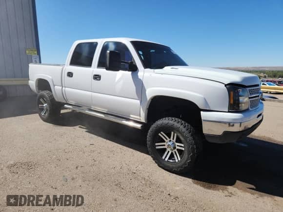 2005 Chevrolet Silverado 1500 Z71 с VIN 2GCEK13T551114258, выставлен на аукционе Copart как лот 84297865 с пробегом 253 735 миль миль и Списание • Salvage title. История ставок и продаж доступна на DreamBid. Изображение 4.