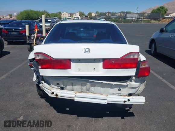 1999 Honda Accord LX с VIN JHMCG5644XC001482, выставлен на аукционе IAAI как лот 43166852 с пробегом 315 312 миль миль и . История ставок и продаж доступна на DreamBid. Изображение 12.