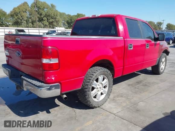 2005 Ford F-150 XLT z VIN 1FTPW12535KC35855, wystawiony jako IAAI lot #43432637 z przebiegiem 218 430 mil mil oraz . Historia ofert i sprzedaży dostępna na DreamBid. Obrazek 4.
