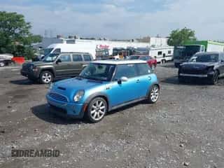 2005 MINI Hardtop S with VIN WMWRE33535TL14231, listed as a IAAI auction lot 42642559 with 91,497 mi miles and . Bid and sale history available at DreamBid. Image 6.