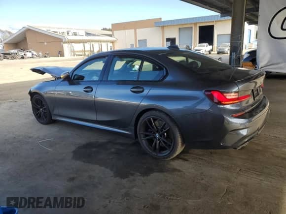 2022 BMW 3 Series M340i z VIN 3MW5U7J0XN8C39888, wystawiony jako Copart lot #82389045 z przebiegiem 23 292 mil mil oraz Szkoda całkowita • Salvage title. Historia ofert i sprzedaży dostępna na DreamBid. Obrazek 2.