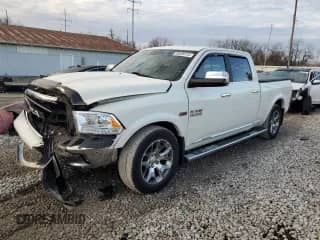 2017 Ram 1500 Limited z VIN 1C6RR7WT7HS688111, wystawiony jako Copart lot #86499744 z przebiegiem 118 619 mil mil oraz Szkoda całkowita • Salvage title. Historia ofert i sprzedaży dostępna na DreamBid. Obrazek 1.