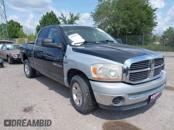 2006 Dodge 1500 SLT с VIN 1D7HA18206S709882, выставлен на аукционе IAAI как лот 42195263 с пробегом 194 397 миль миль и . История ставок и продаж доступна на DreamBid. Изображение 1.