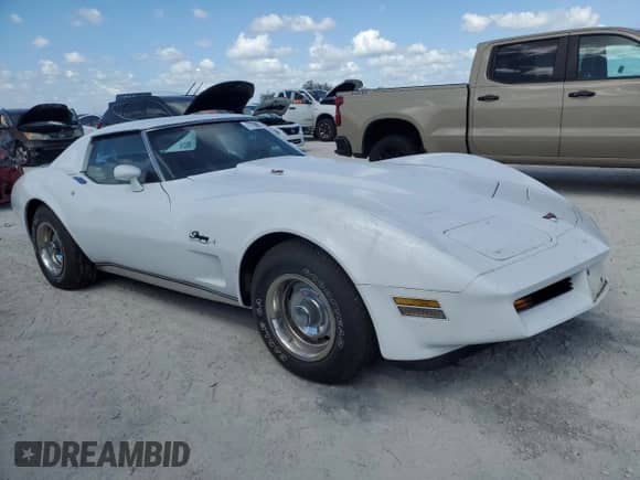 1976 Chevrolet Corvette с VIN 1Z37L6S442792, выставлен на аукционе Copart как лот 77596874 с пробегом Не указан миль и Списание • Salvage title. История ставок и продаж доступна на DreamBid. Изображение 4.