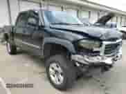 2005 GMC Sierra 1500 SLT z VIN 2GTEK13T551400143, wystawiony jako Copart lot #56217355 z przebiegiem 271 843 mil mil oraz Szkoda całkowita • Salvage title. Historia ofert i sprzedaży dostępna na DreamBid. Obrazek 4.