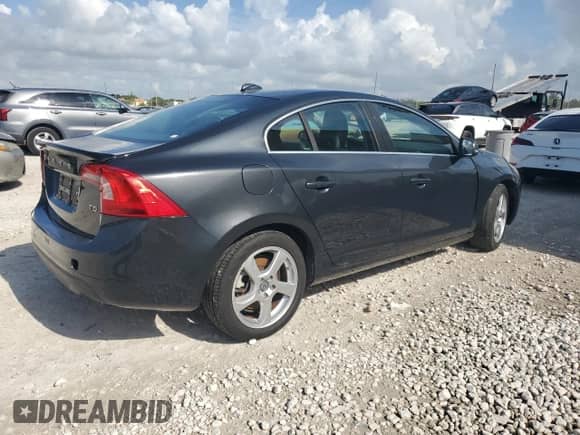 2013 Volvo S60 T5 Premier с VIN YV1612FS8D2185589, выставлен на аукционе Copart как лот 58694315 с пробегом 130 091 миль миль и Чистый • Clean title. История ставок и продаж доступна на DreamBid. Изображение 3.