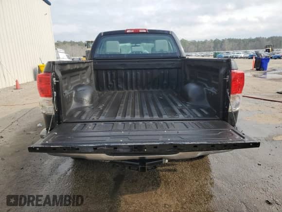 2012 Toyota Tundra z VIN 5TFRU5F19CX026827, wystawiony jako Copart lot #43980285 z przebiegiem 134 060 mil mil oraz Szkoda całkowita • Salvage title. Historia ofert i sprzedaży dostępna na DreamBid. Obrazek 6.