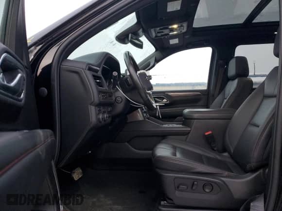 2023 Chevrolet Suburban RST z VIN 1GNSKEKL7PR237198, wystawiony jako Copart lot #41910205 z przebiegiem 71 908 mil mil oraz Szkoda całkowita • Salvage title. Historia ofert i sprzedaży dostępna na DreamBid. Obrazek 7.