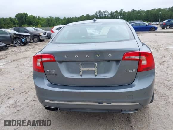 2018 Volvo S60 Inscription с VIN LYV402HKXJB167148, выставлен на аукционе IAAI как лот 42424429 с пробегом 72 126 миль миль и . История ставок и продаж доступна на DreamBid. Изображение 16.