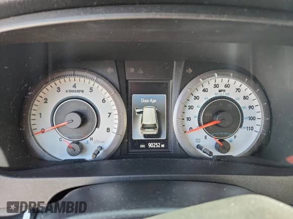 2019 Toyota Sienna SE with VIN 5TDXZ3DC0KS984308, listed as a Copart auction lot 69139235 with 90,252 mi miles and Salvage title. Bid and sale history available at DreamBid. Image 9.