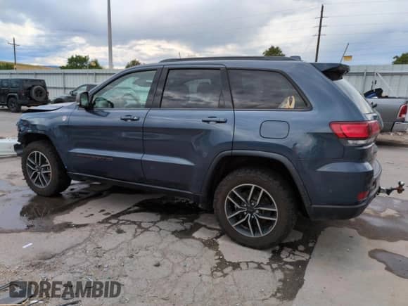 2019 Jeep Grand Cherokee Trailhawk with VIN 1C4RJFLG8KC697113, listed as a Copart auction lot 65579955 with 77,574 mi miles and Salvage title. Bid and sale history available at DreamBid. Image 2.
