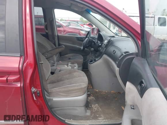 2008 Hyundai Entourage GLS z VIN KNDMC233886045738, wystawiony jako IAAI lot #42258530 z przebiegiem 190 771 mil mil oraz . Historia ofert i sprzedaży dostępna na DreamBid. Obrazek 5.