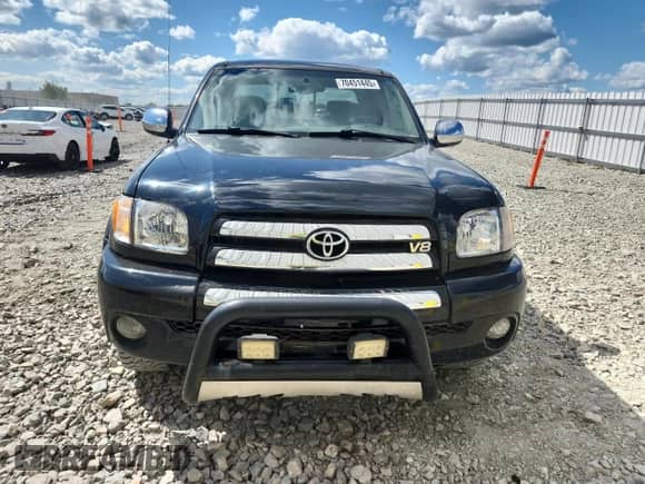 2004 Toyota Tundra SR5 z VIN 5TBBT44124S442610, wystawiony jako Copart lot #70451445 z przebiegiem 258 271 mil mil oraz Czysty tytuł • Clean title. Historia ofert i sprzedaży dostępna na DreamBid. Obrazek 5.