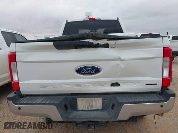 2019 Ford F-250 XL z VIN 1FT7X2B62KEC81439, wystawiony jako IAAI lot #43143386 z przebiegiem 148 419 mil mil oraz . Historia ofert i sprzedaży dostępna na DreamBid. Obrazek 16.