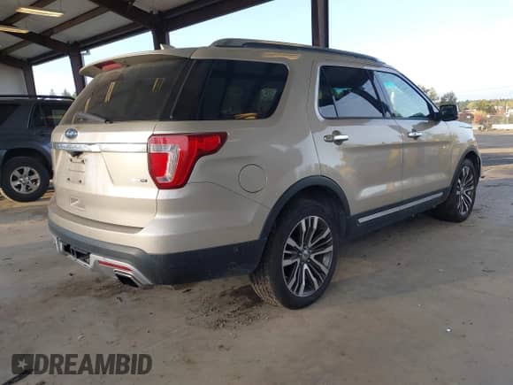 2017 Ford Explorer Platinum с VIN 1FM5K8HTXHGD64678, выставлен на аукционе IAAI как лот 43465168 с пробегом 204 184 миль миль и . История ставок и продаж доступна на DreamBid. Изображение 4.