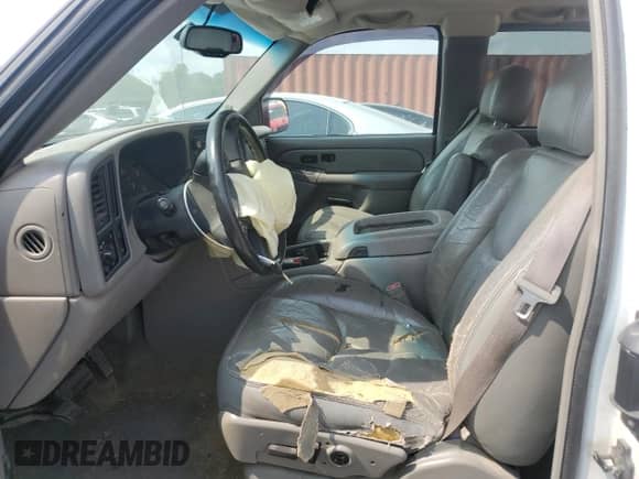 2004 GMC Sierra 1500 SLE z VIN 2GTEC19T041140477, wystawiony jako Copart lot #70844745 z przebiegiem Nie podano mil oraz Szkoda całkowita • Salvage title. Historia ofert i sprzedaży dostępna na DreamBid. Obrazek 7.