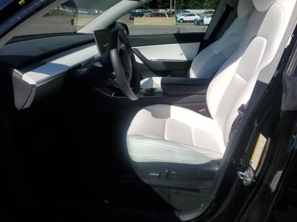 2021 Tesla Model Y Long Range z VIN 5YJYGDEEXMF068761, wystawiony jako Copart lot #71468415 z przebiegiem 50 709 mil mil oraz Szkoda całkowita • Salvage title. Historia ofert i sprzedaży dostępna na DreamBid. Obrazek 7.